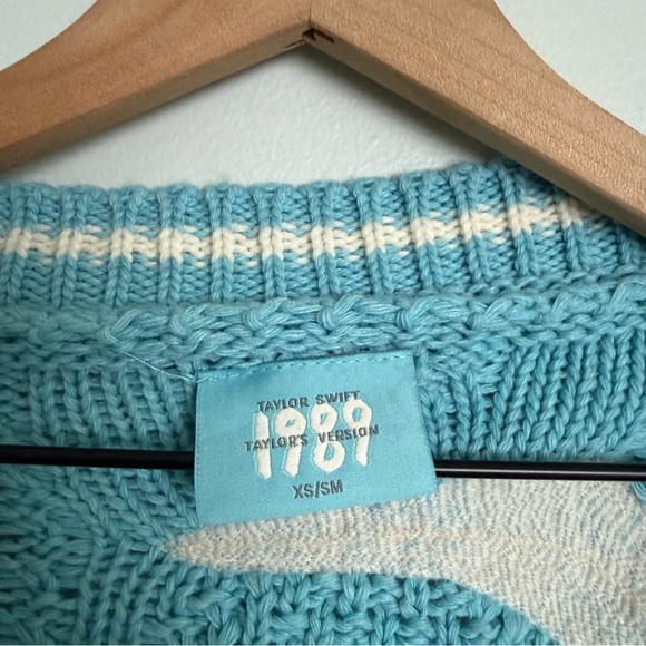 Taylor Swift Taylor’s Version 1989 Cardigan Official Merch - Picture 6 of 8